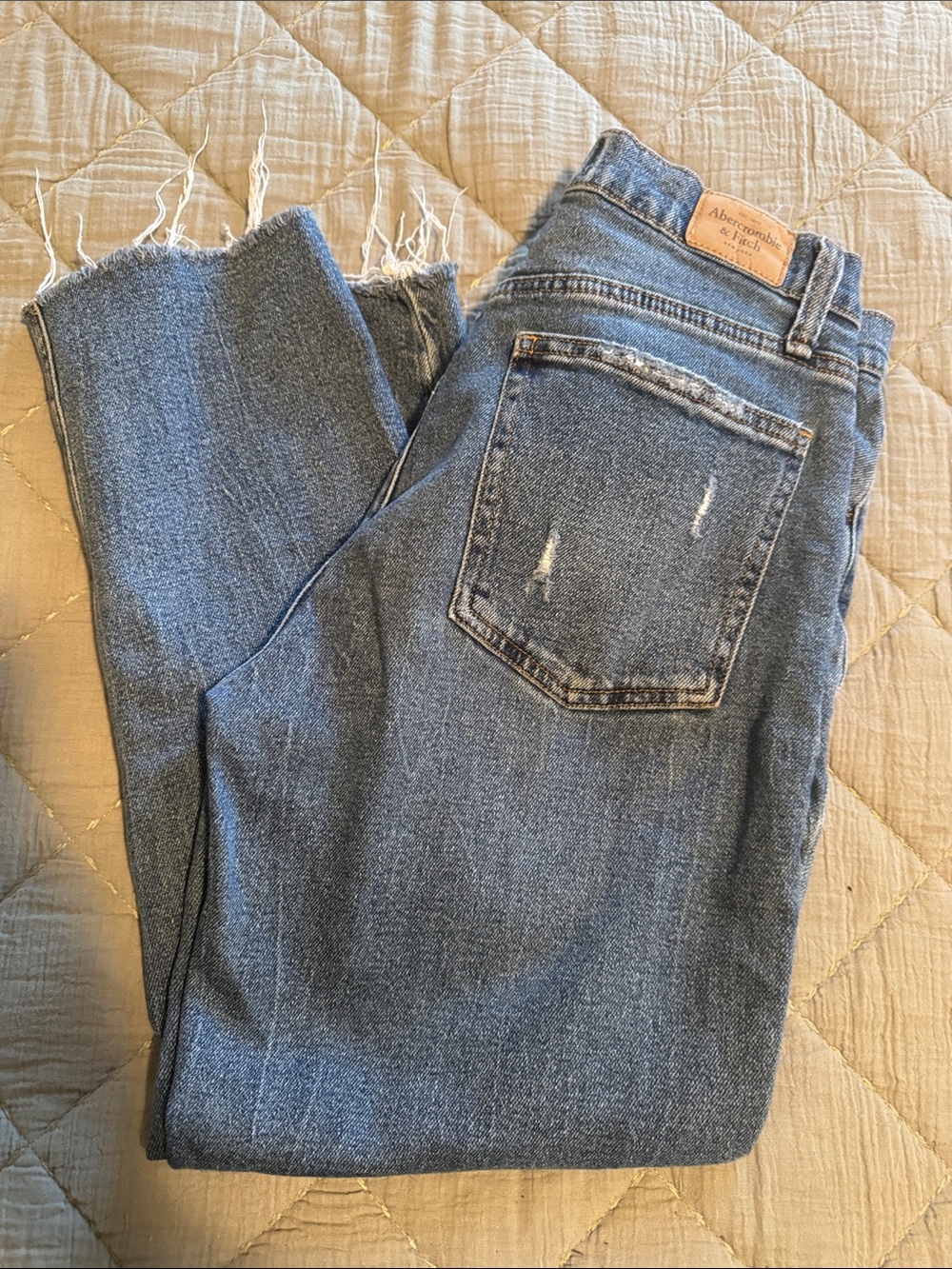 Abercrombie & Fitch Medium Blue Ankle Crop Jeans